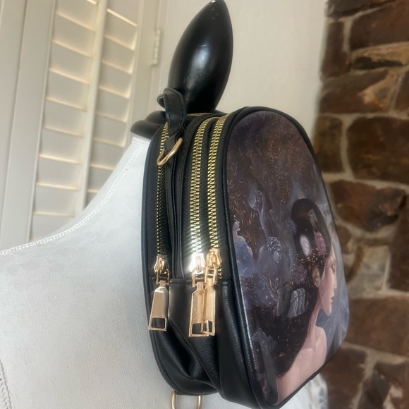 ✨ Mini Backpack with Artistic Girl Print ✨ - Picture 3 of 8